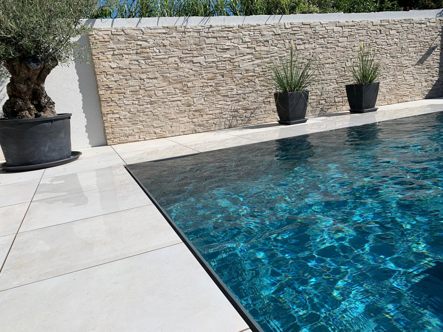 Eksklusiivinen PP-allasylivuoto