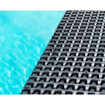 Svart texturerad gummimatta med infästningsspår för Minipool Wellness pool 2,25×2,5 m