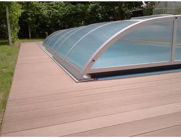 Pooltak NIVO KIT 1075WC silverfärgad genomskinlig böjd poolöverdrag med ribbad textur