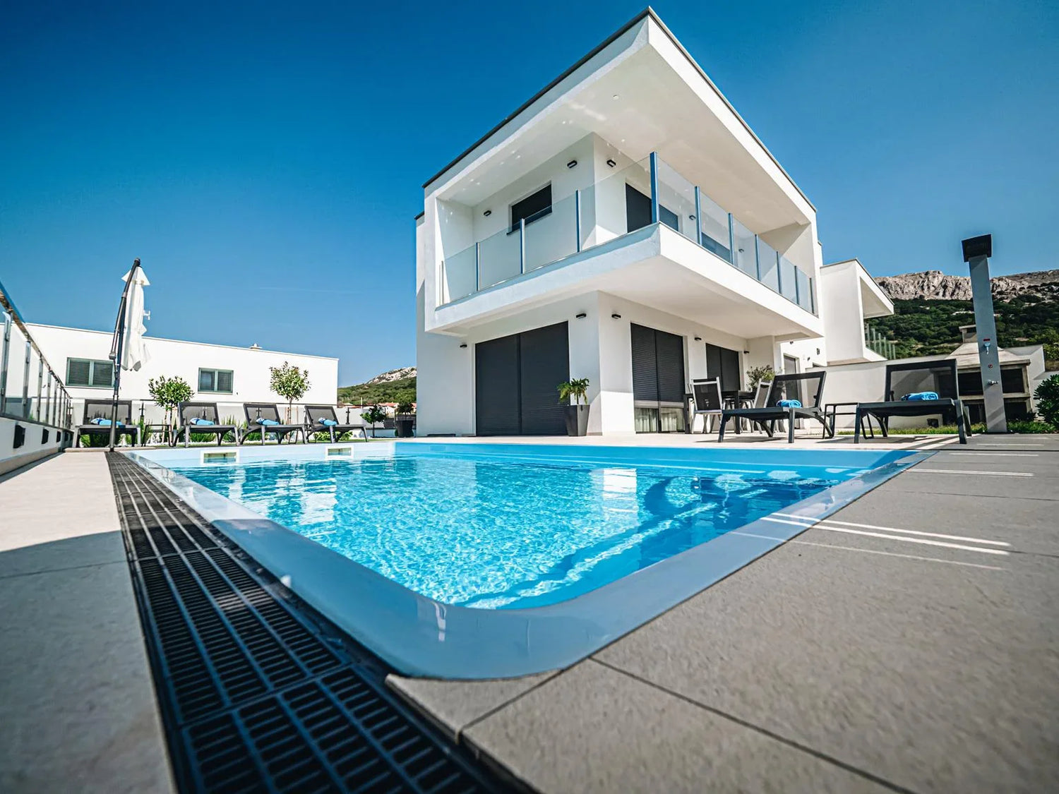 Lasikuituallas Europools