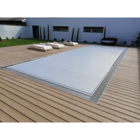 Silvrig metall pooltäckning AquaTop nersänkt 400 3m bredd med ribbad textur