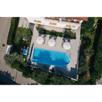 Glasfiberpool Barbados 9,40m x 3,70m x 1,50m med rektangulär blå pool