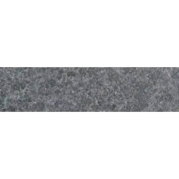 Mörkgrå granitbänkskiva med Natura Kiruna Paket och klara blå poolvatten