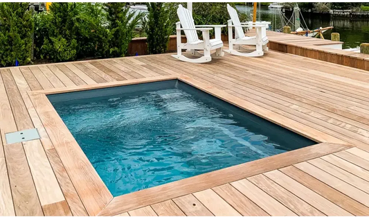 Leisurepools Fiji Plunge -allas – kirkas sininen vesi, puuterassi