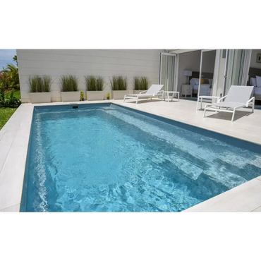 Leisurepools Harmony rektangulär pool med turkost vatten och vita kakelkanter