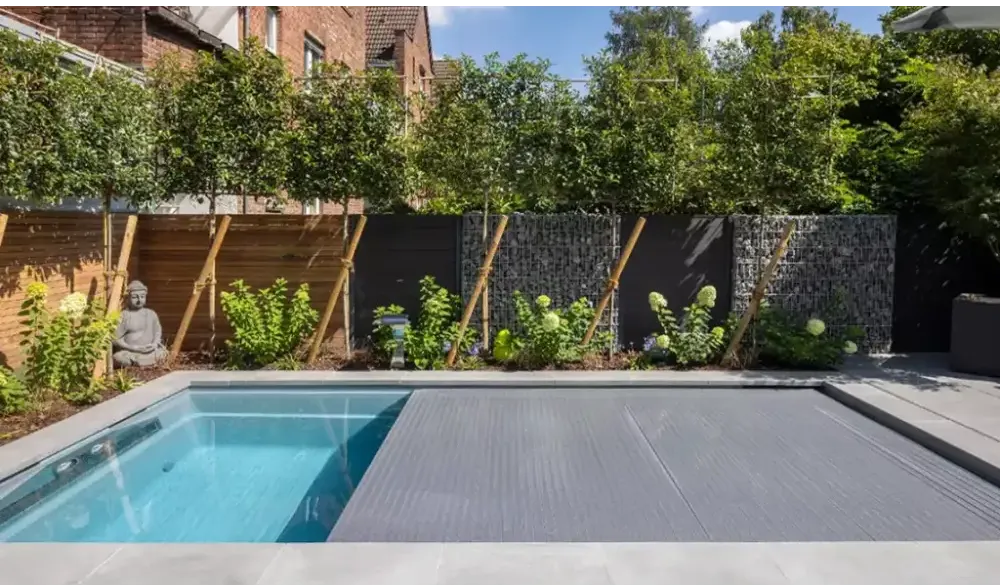 Grå texturerad pooltäckning för stilren pooldesign Leisurepools Linear