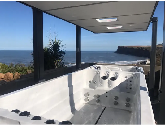 PassionSpa Dynamic -swimspa-allas – valkoinen pinta, hierontasuuttimet, paneelit