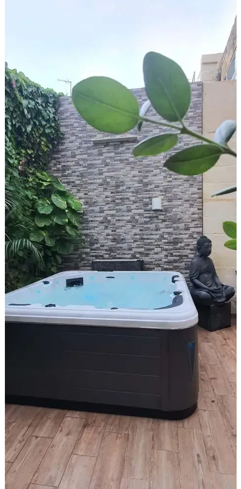 PassionSpa Relax -poreallas – Pure Collection, tummanharmaa pinta, valkoinen raita, sininen vesi