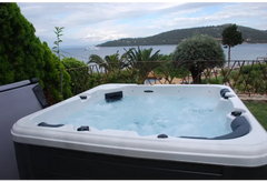 PassionSpa Relax -poreallas – Pure Collection, valkoinen ja musta, kupliva vesi, moderni muotoilu
