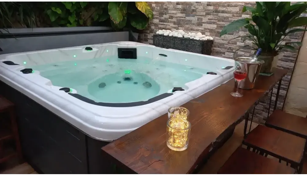 PassionSpa Relax -poreallas – Pure Collection, valkoinen sisäpinta, mustat yksityiskohdat, vihreä LED-valaistus