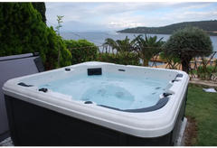 PassionSpa Relax -poreallas – Pure Collection, valkoinen ja musta, moderni muotoilu
