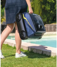 Blå och gul Poolrobot Zodiac Freerider med trådlös frihet och svarta gummilarver