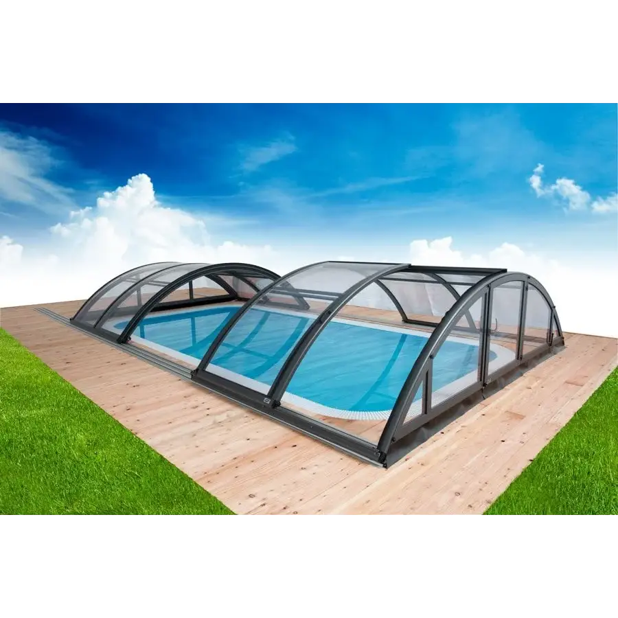 Elegant bågformat pooltak med extra starka profiler över blå pool